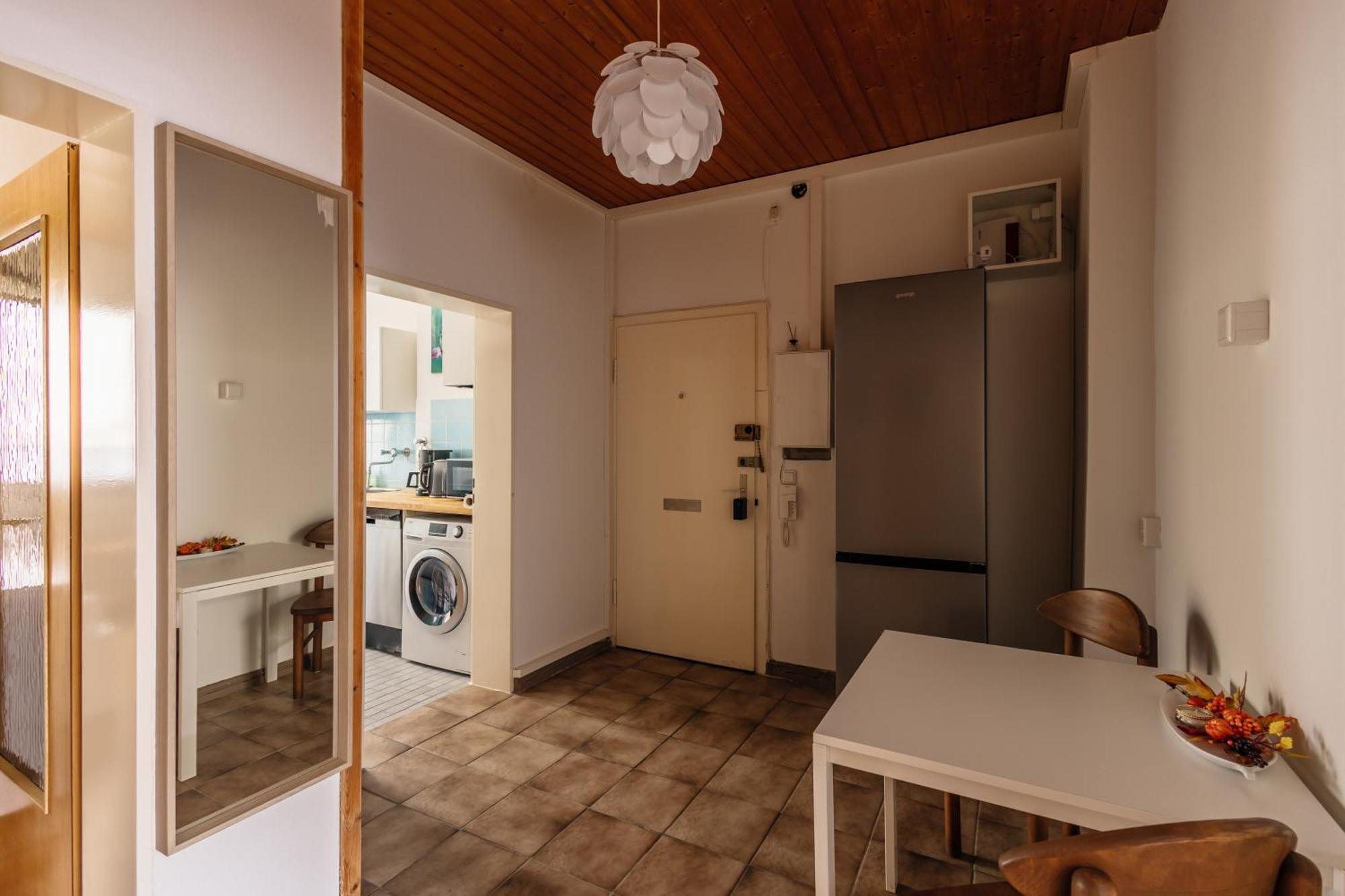 Centrally Located 2-Room Apartment Ганновер Номер фото