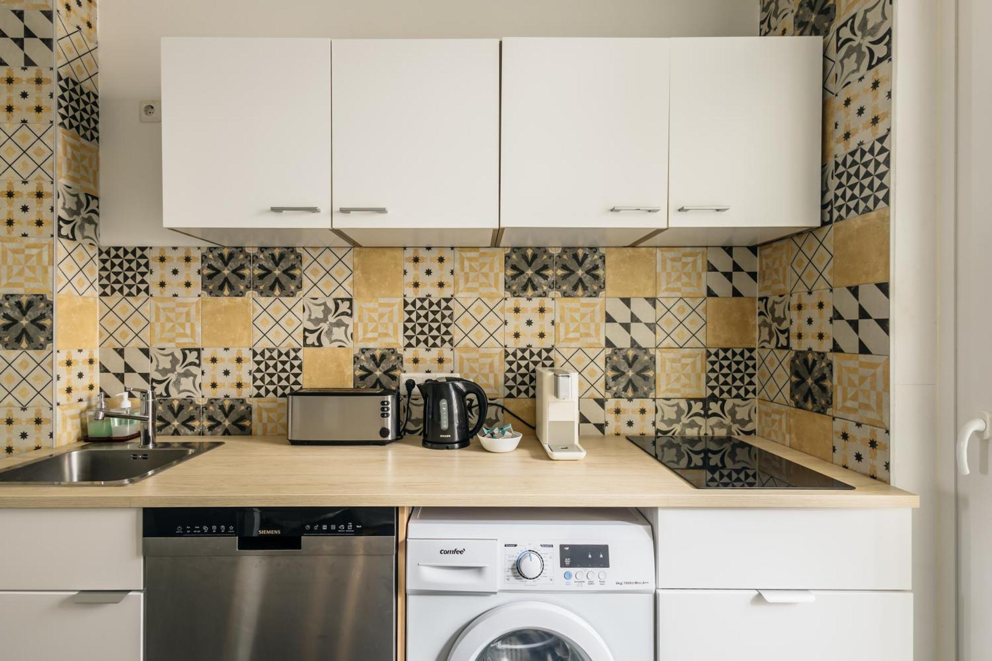 Centrally Located 2-Room Apartment Ганновер Номер фото